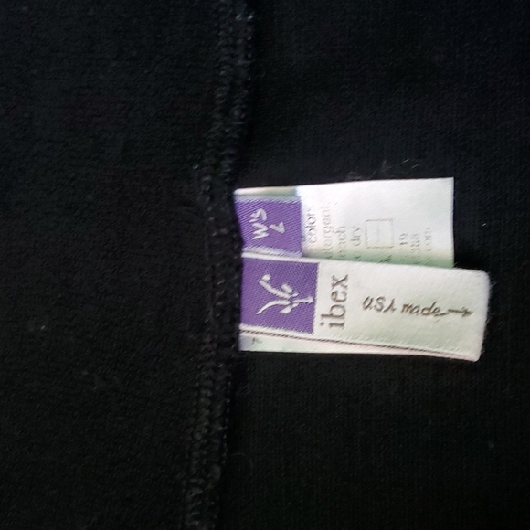 Ibex women's black wool A frame strech skirt with side zip pockets - Picture 5 of 10